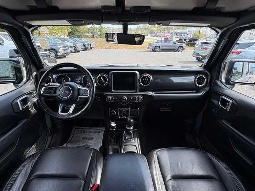 2022 Jeep Wrangler Unlimited Sahara Altitude photo 1
