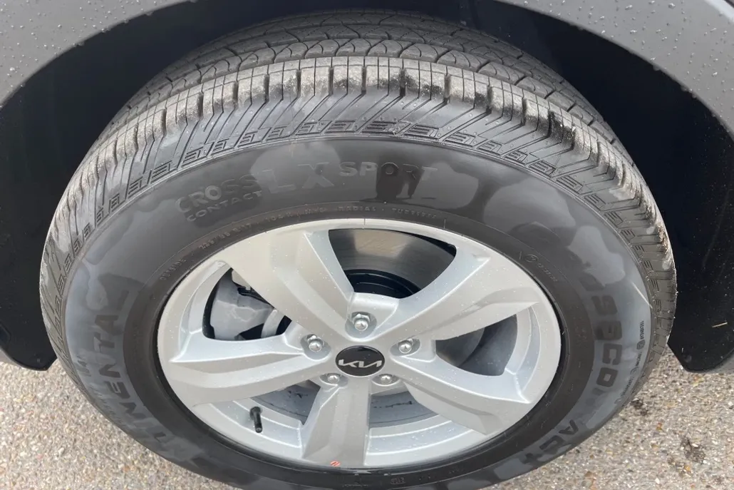 2026 Kia Sorento LX photo 1