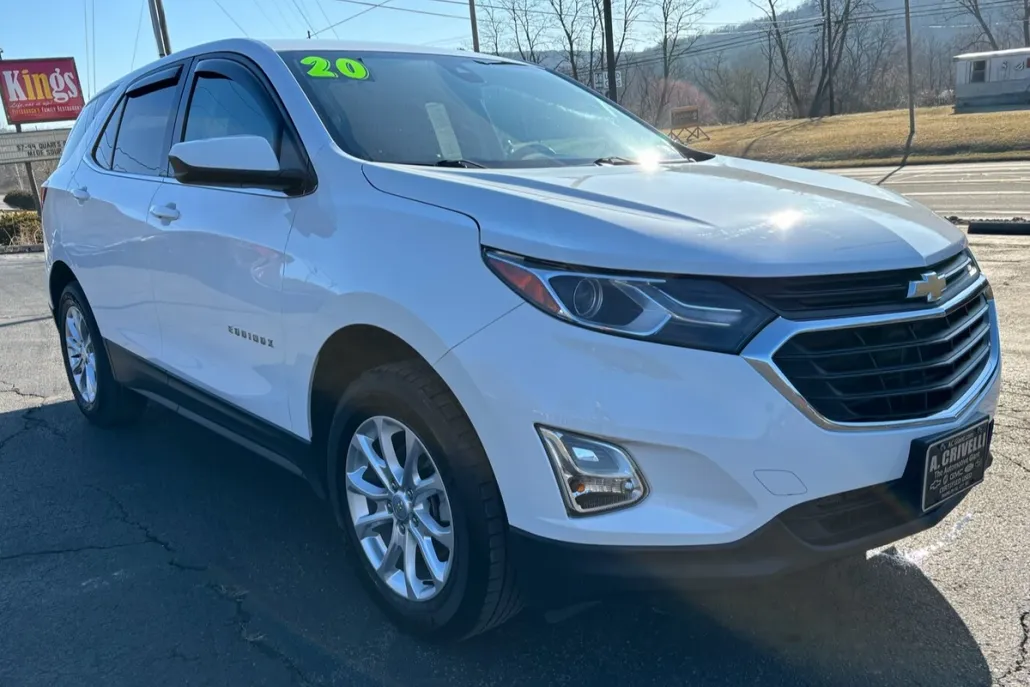 2020 Chevrolet Equinox LT photo 1