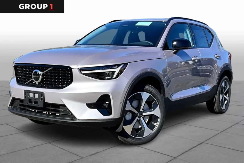 2026 Volvo XC40 Plus photo 1