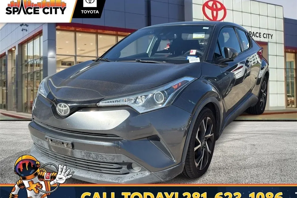 2018 Toyota C-HR XLE photo 1