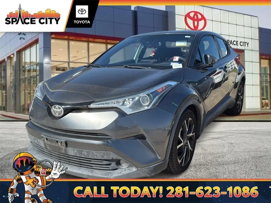 2018 Toyota C-HR XLE photo 1