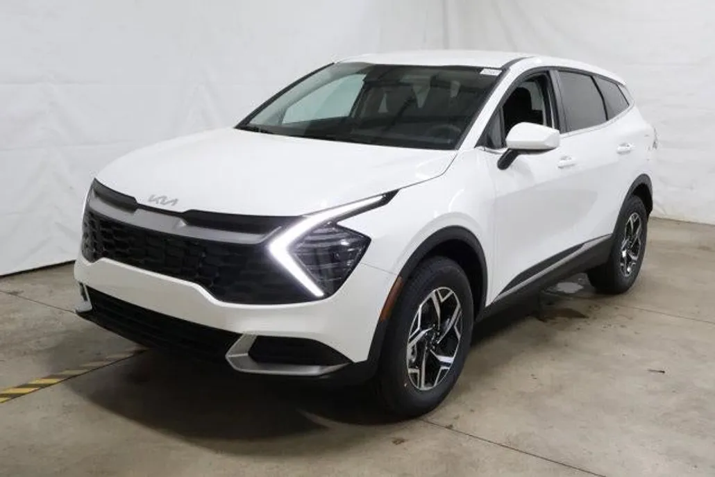 2025 Kia Sportage LX photo 1