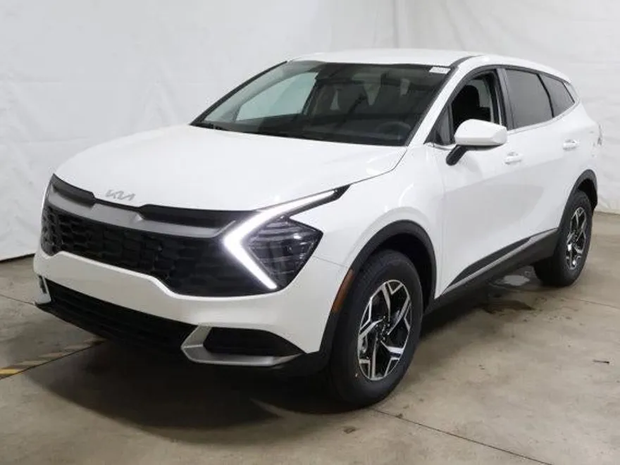 2025 Kia Sportage LX photo 1