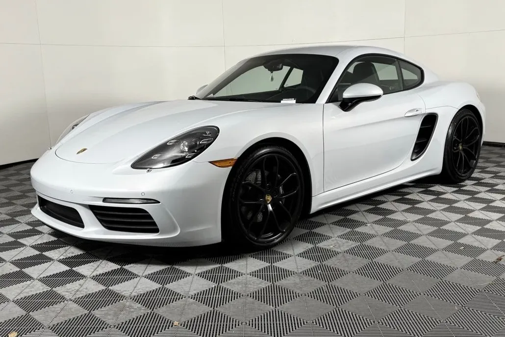 2025 Porsche Cayman photo 1
