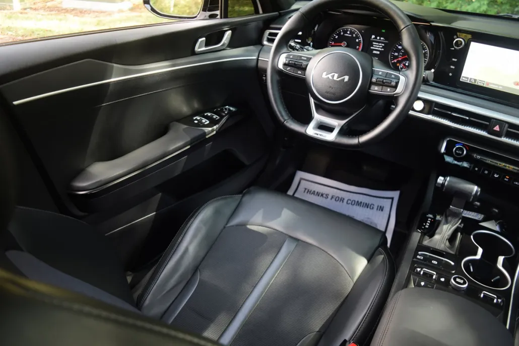 2024 Kia K5 GT-Line photo 1
