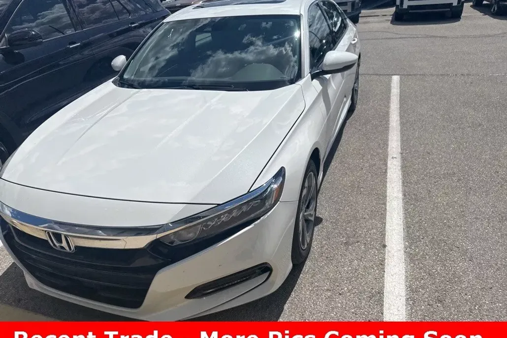 2019 Honda Accord EX-L 2.0T photo 1