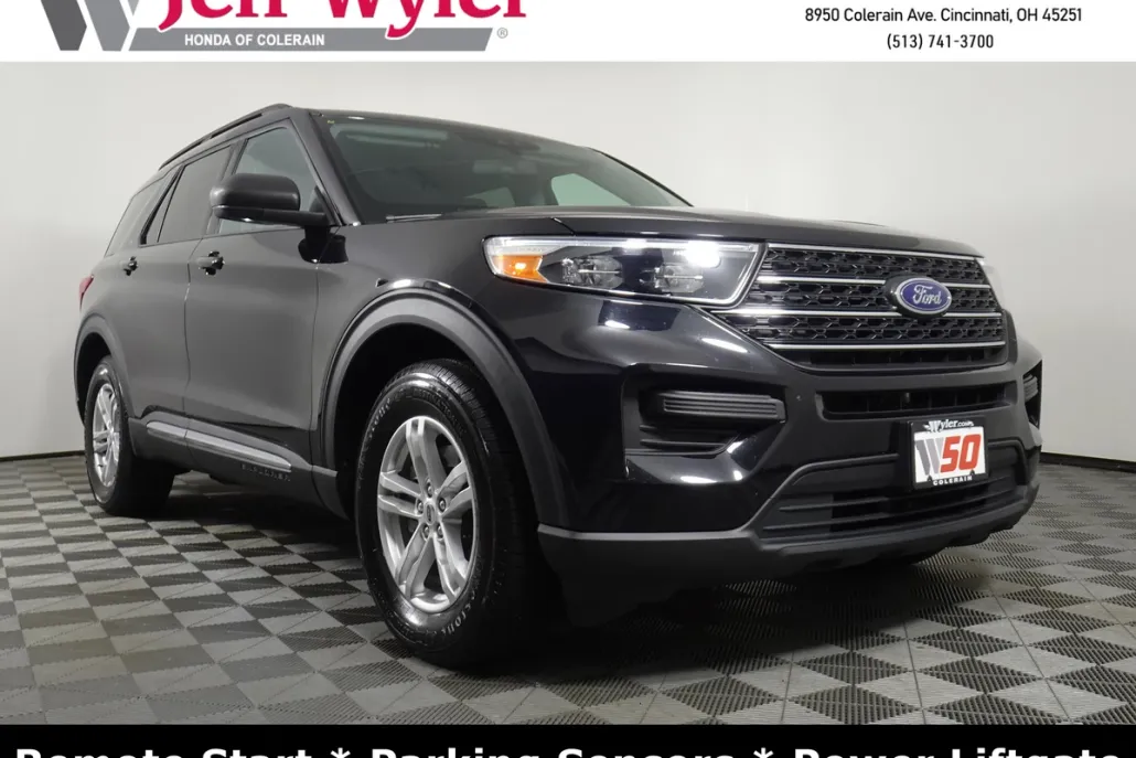 2023 Ford Explorer XLT photo 1
