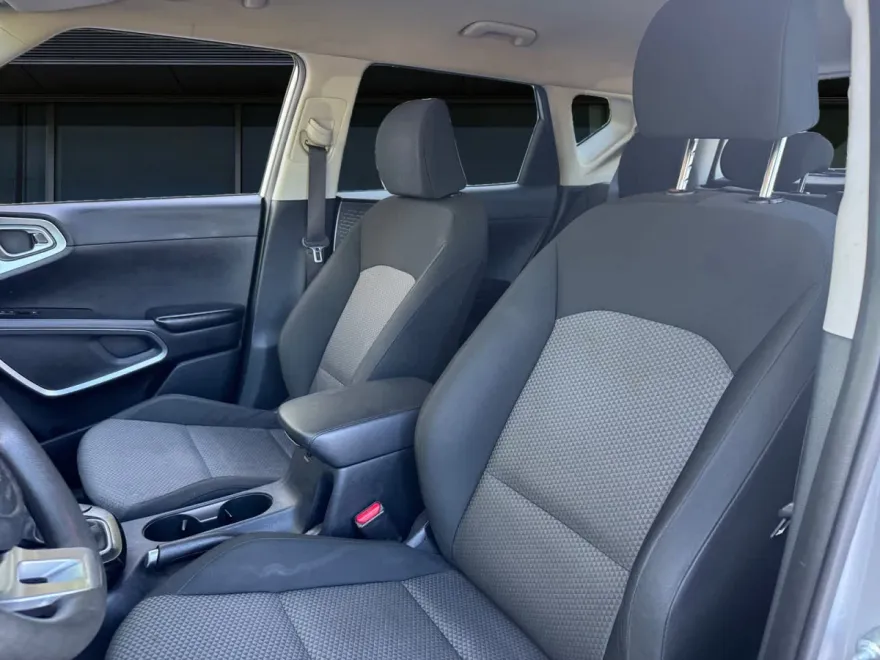 2021 Kia Soul LX photo 1