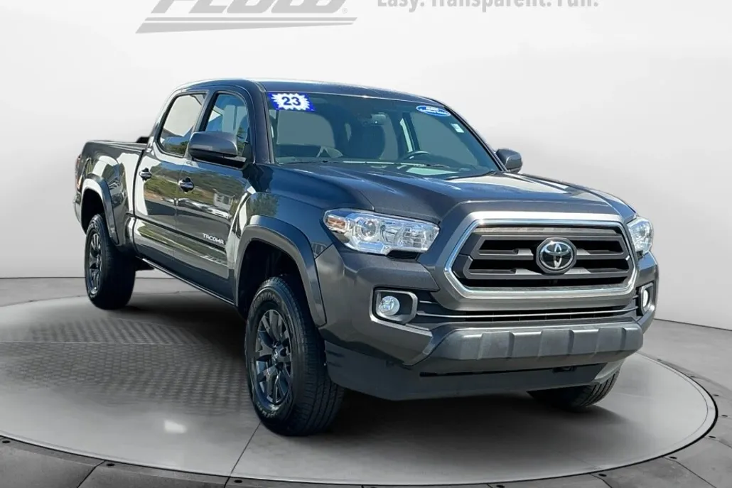 2023 Toyota Tacoma SR5 V6 photo 1
