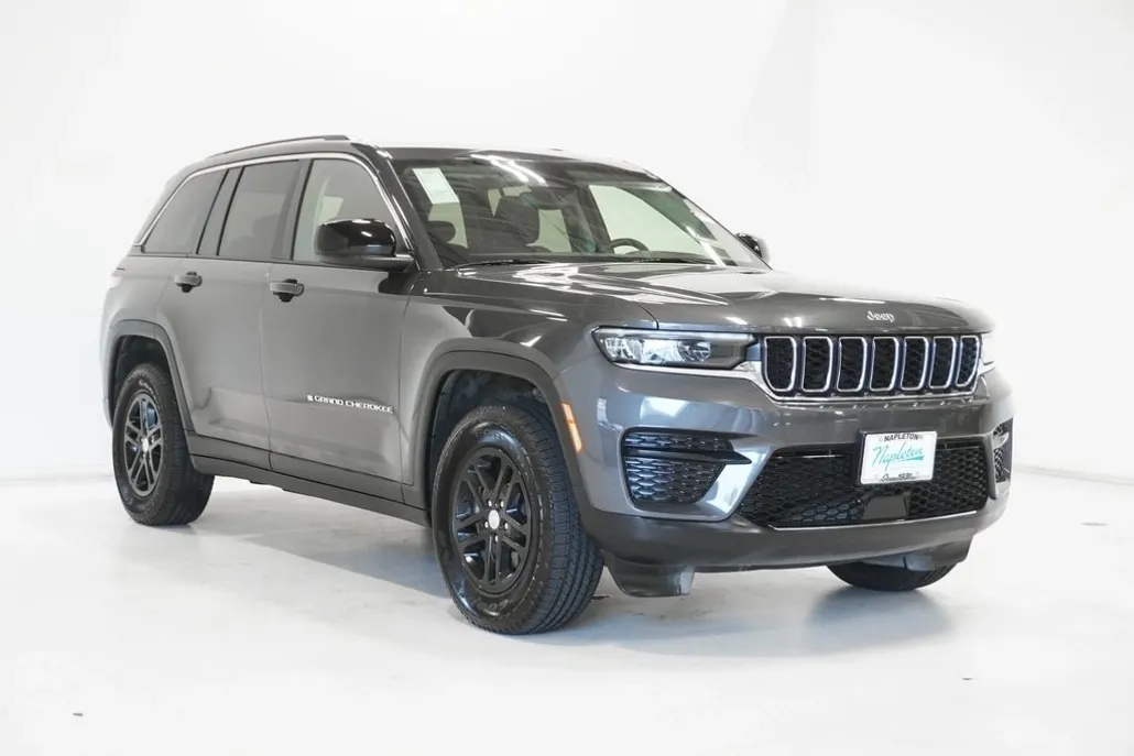2024 Jeep Grand Cherokee Laredo photo 1