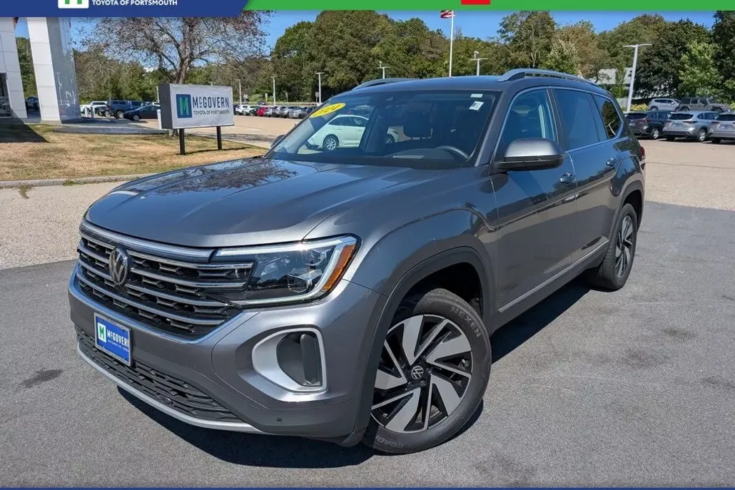 2024 Volkswagen Atlas SEL photo 1