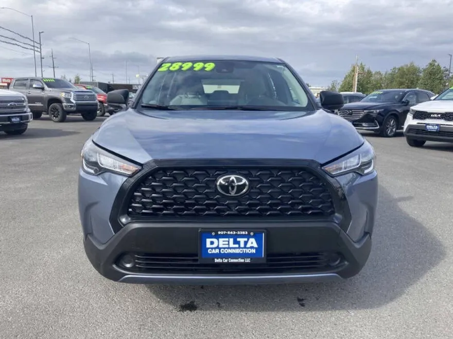 2022 Toyota Corolla Cross L photo 1