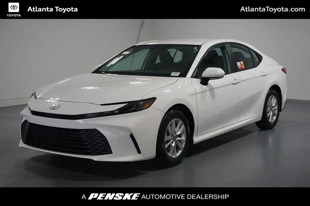 2025 Toyota Camry LE photo 1