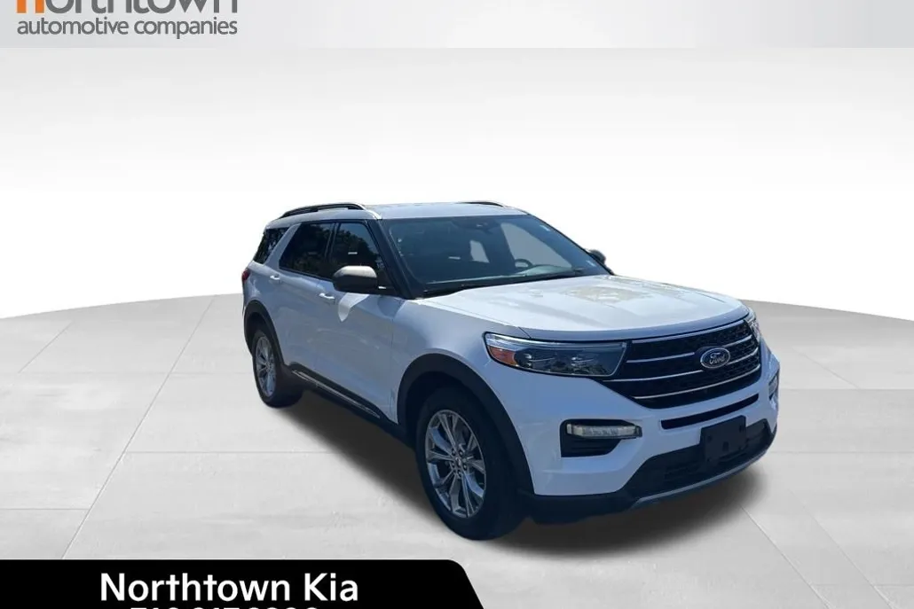 2020 Ford Explorer XLT photo 1