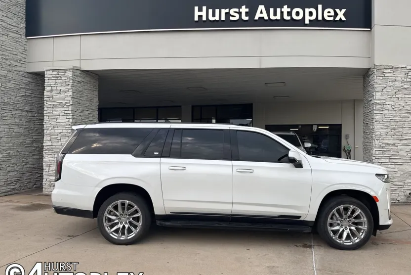 2022 Cadillac Escalade ESV Premium Luxury photo 1