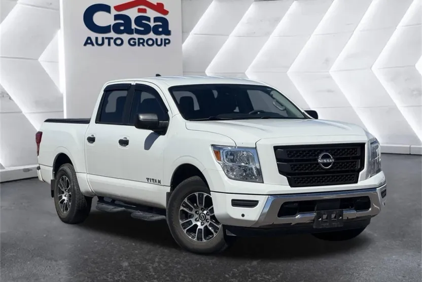 2023 Nissan Titan SV photo 1