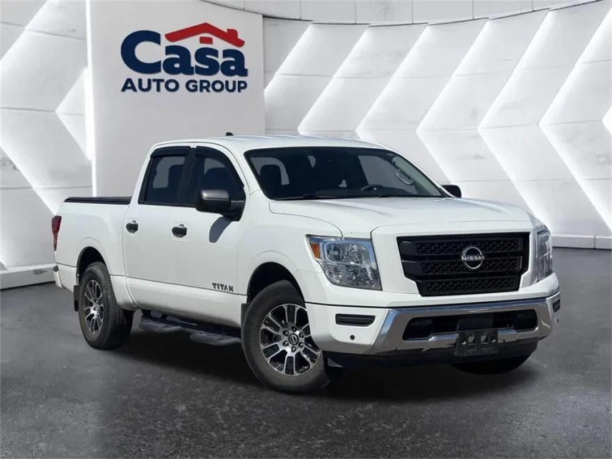 2023 Nissan Titan SV photo 1