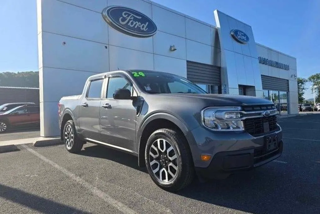 2024 Ford Maverick Lariat photo 1