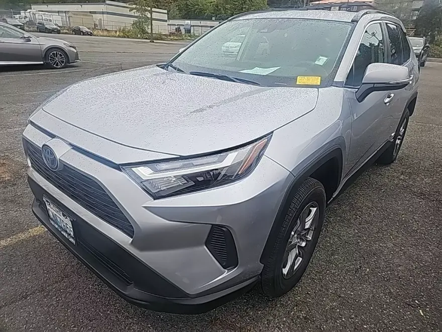 2024 Toyota RAV4 Hybrid LE photo 1