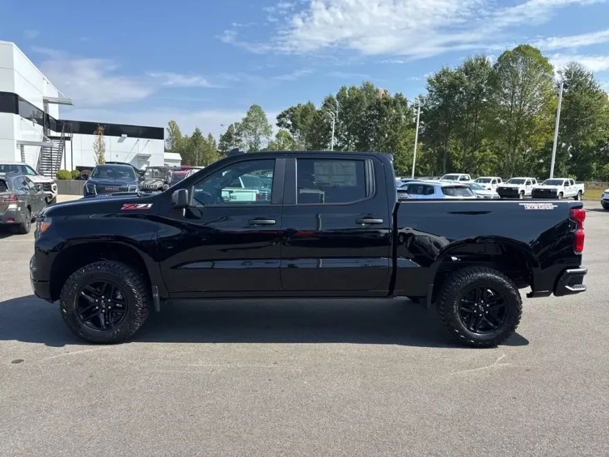 2026 Chevrolet Silverado 1500 Custom Trail Boss photo 1