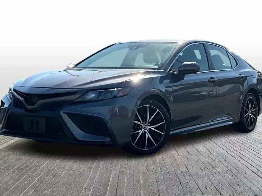 2021 Toyota Camry SE photo 1