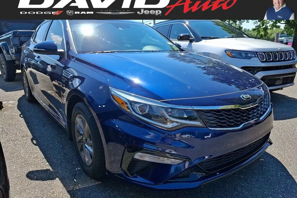 2020 Kia Optima LX photo 1