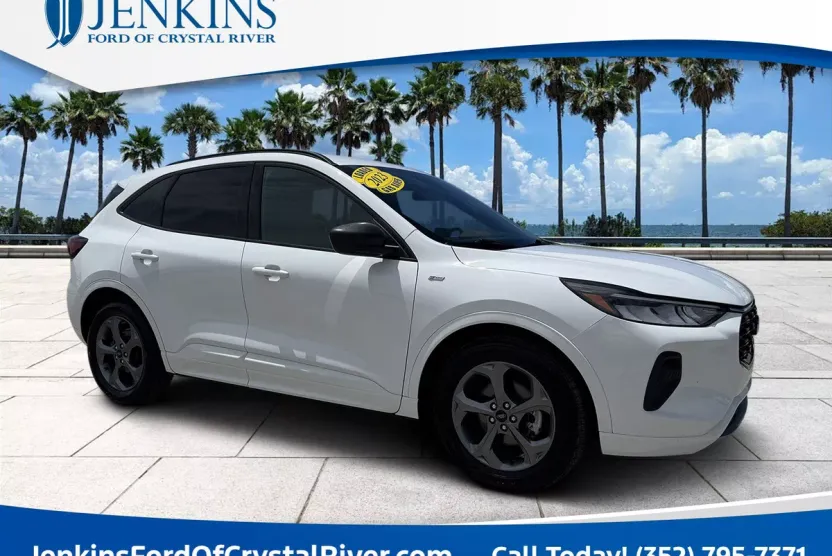 2023 Ford Escape ST-Line photo 1