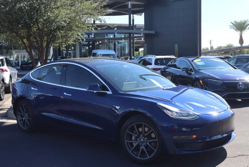 2018 Tesla Model 3 Mid Range photo 1