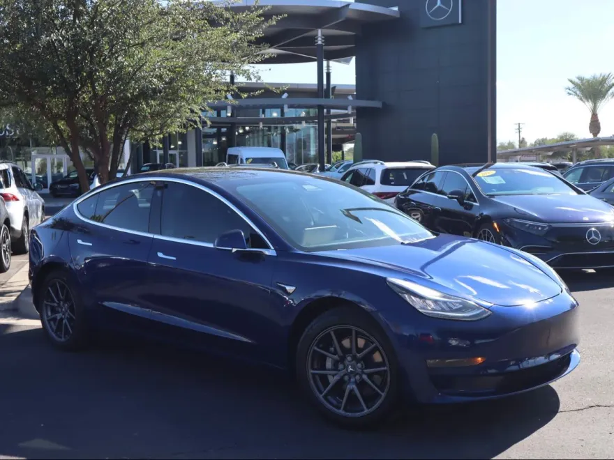 2018 Tesla Model 3 Mid Range photo 1
