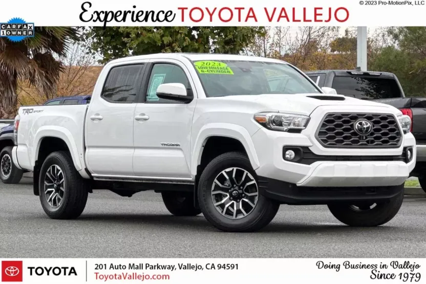 2023 Toyota Tacoma TRD Sport Double Cab photo 1
