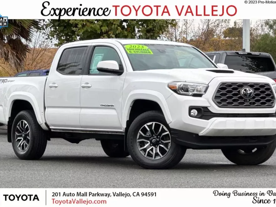 2023 Toyota Tacoma TRD Sport Double Cab photo 1