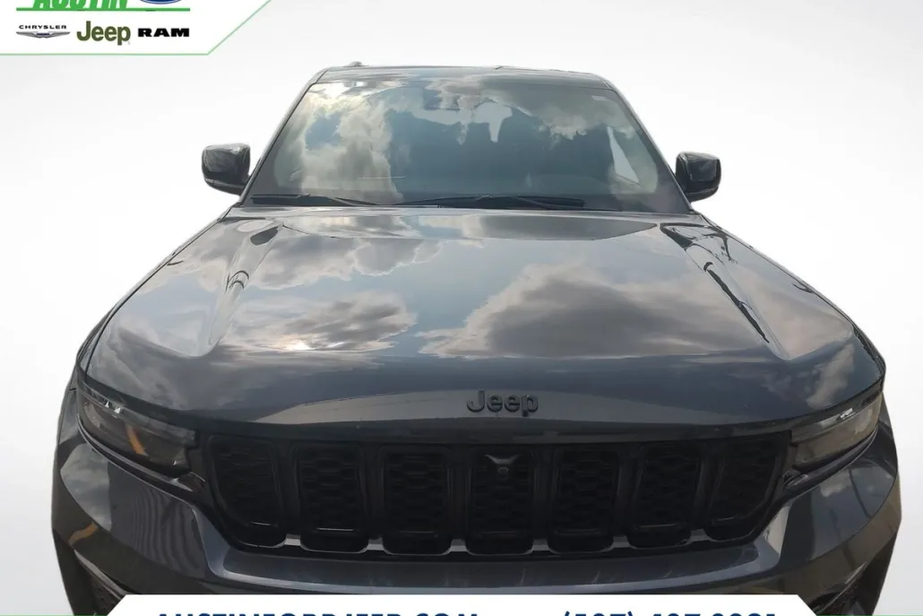 2023 Jeep Grand Cherokee Limited photo 1
