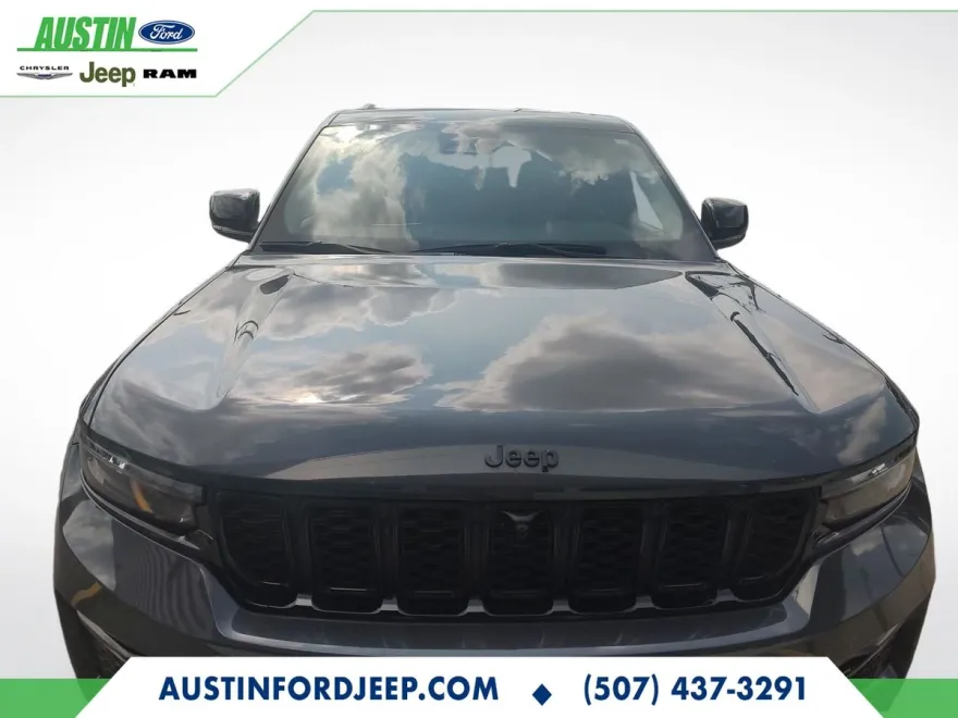 2023 Jeep Grand Cherokee Limited photo 1