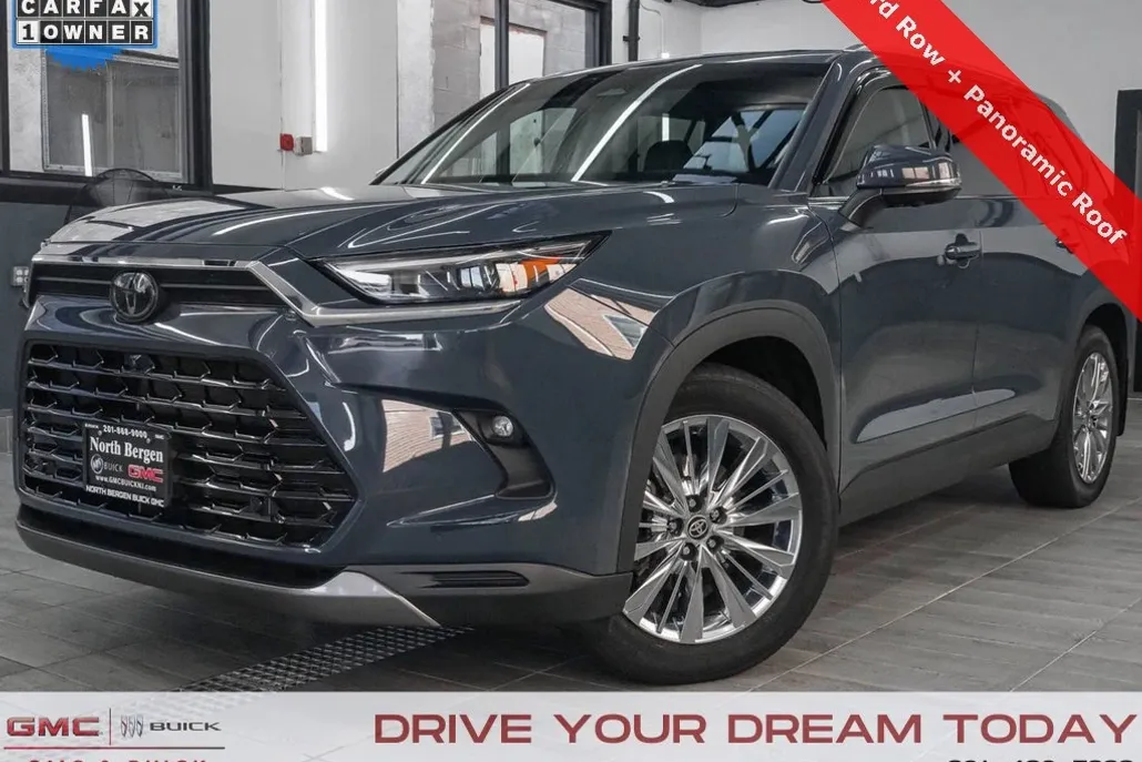 2024 Toyota Grand Highlander XLE photo 1