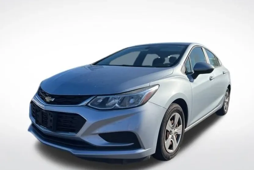 2017 Chevrolet Cruze LS photo 1