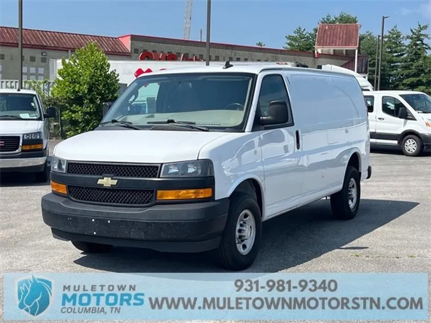 2022 Chevrolet Express 2500 photo 1