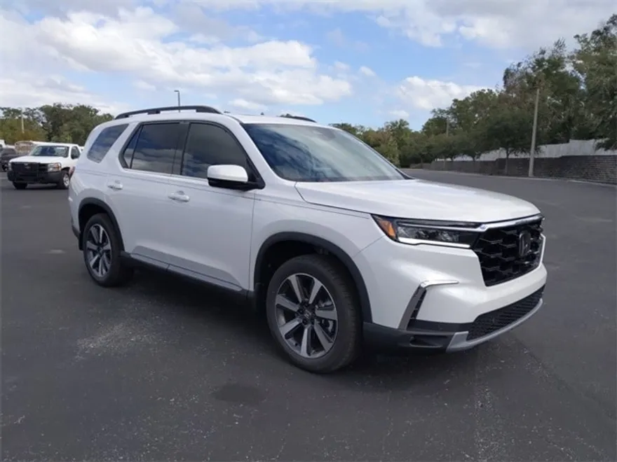 2025 Honda Pilot Touring photo 1