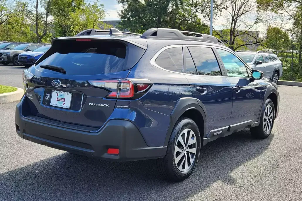 2025 Subaru Outback Premium photo 1