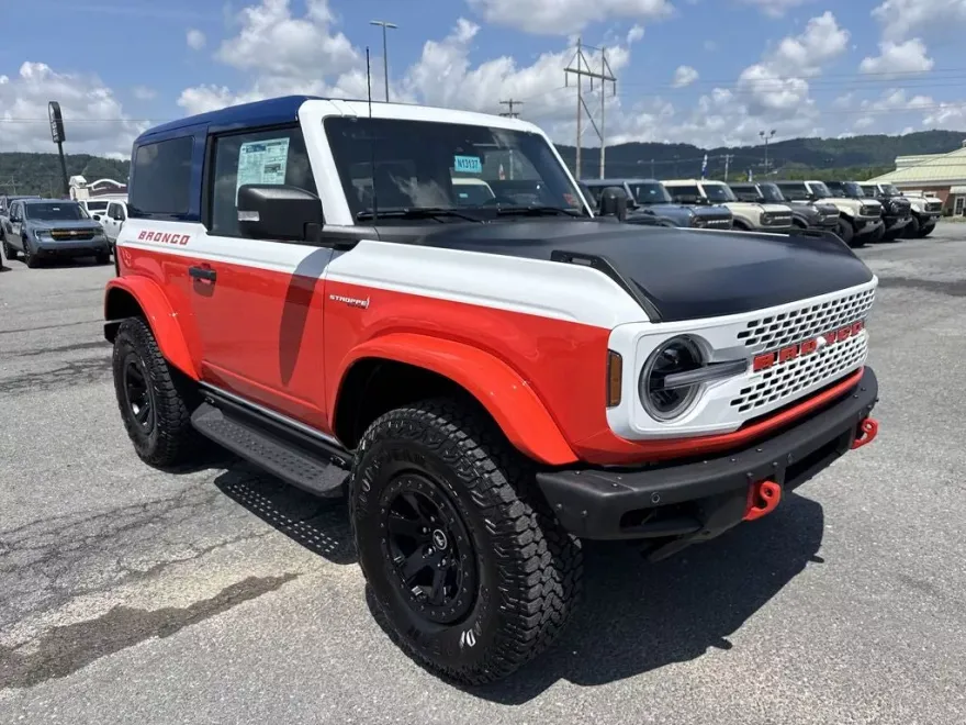 2025 Ford Bronco First Edition photo 1
