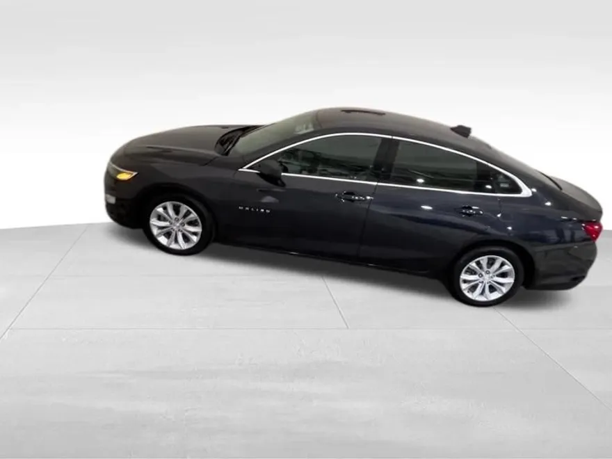 2023 Chevrolet Malibu 1LT photo 1