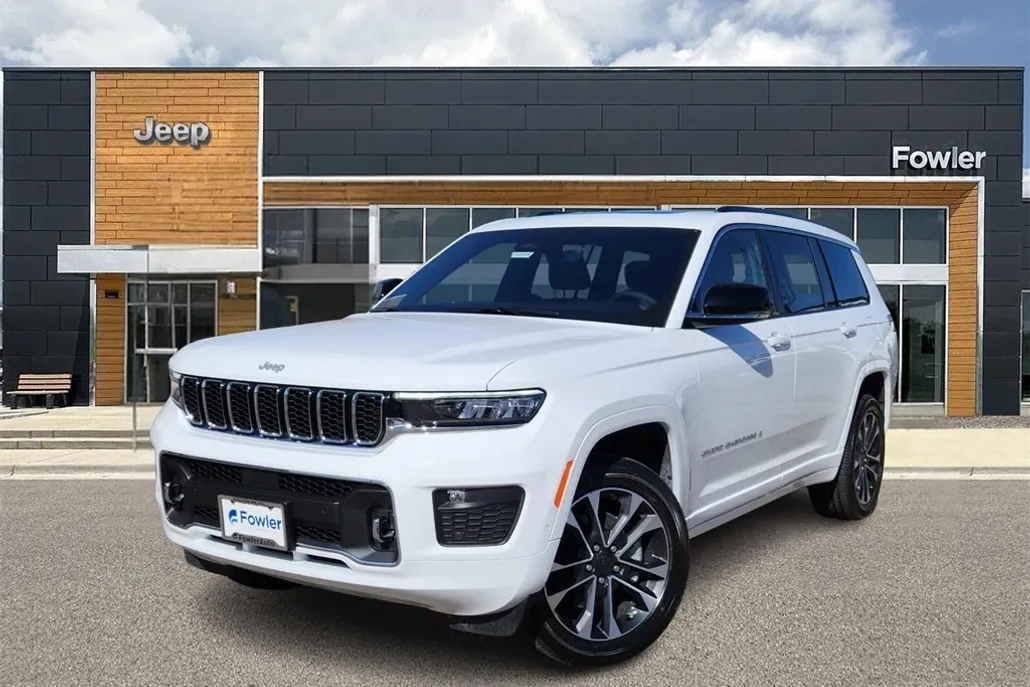 2025 Jeep Grand Cherokee Overland photo 1