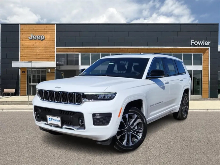 2025 Jeep Grand Cherokee Overland photo 1
