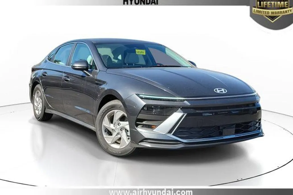 2025 Hyundai Sonata SE photo 1
