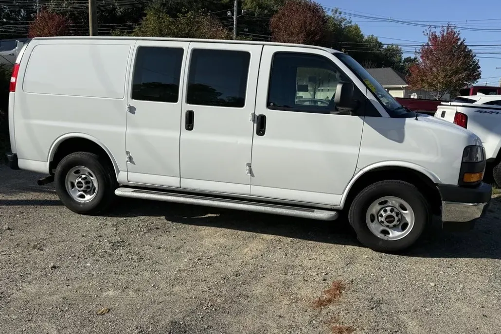 2024 Gmc Savana Cargo 2500 photo 1
