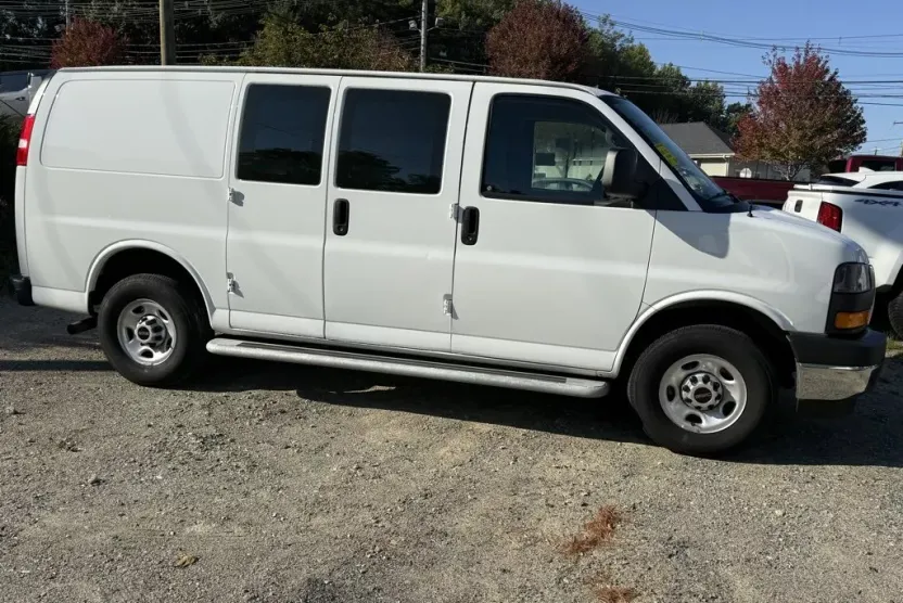 2024 Gmc Savana Cargo 2500 photo 1