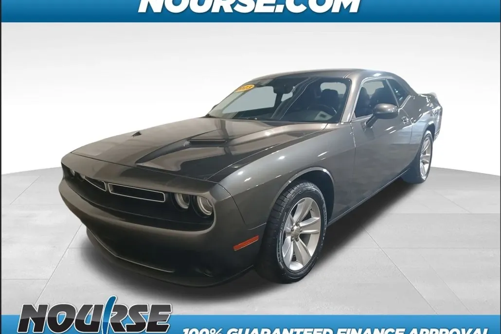 2023 Dodge Challenger SXT photo 1