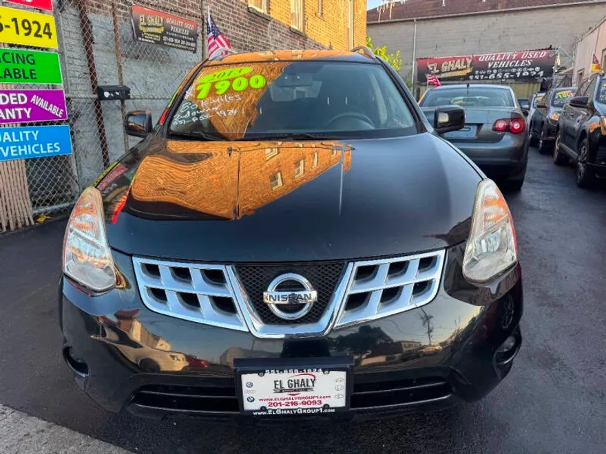 2013 Nissan Rogue SV photo 1