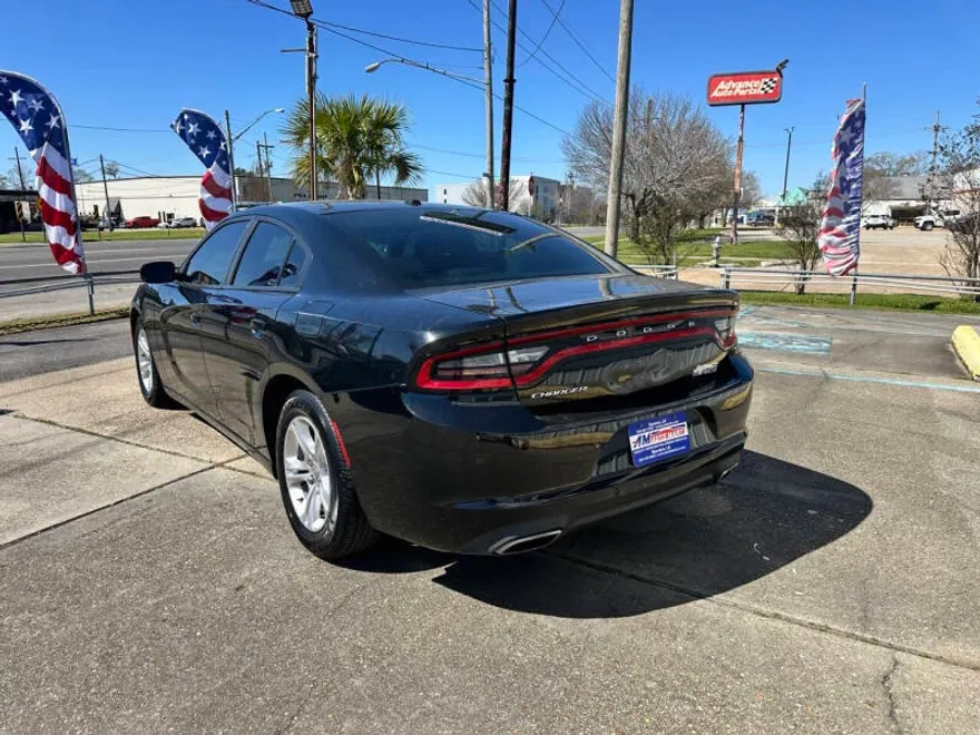 2017 Dodge Charger SE photo 1