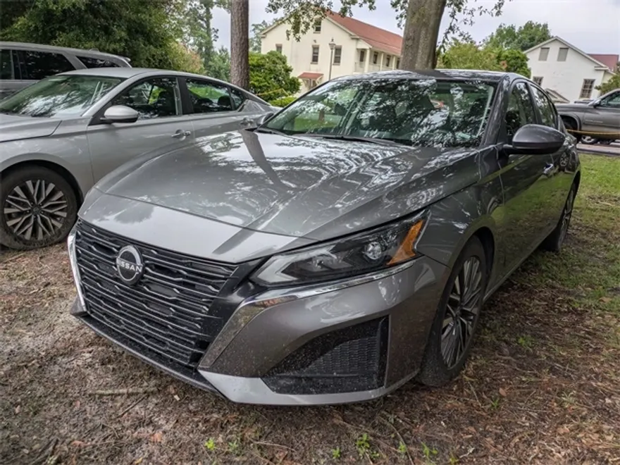 2023 Nissan Altima 2.5 SV photo 1